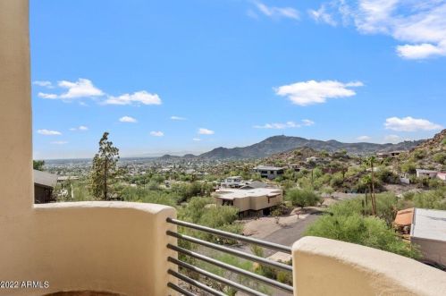 1825 Cinnabar Ave, Phoenix AZ  85020-1916 exterior