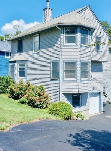 1098 Boylston St, Worcester, MA 01606-1143