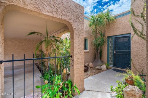 1173 Beryl Ave, Phoenix AZ 85021-2480 exterior