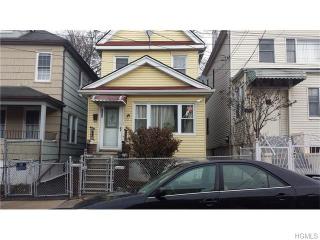 833 224th St, Bronx, NY 10466-4403