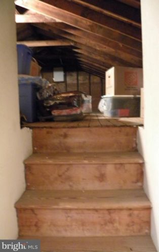 60 Holly Dr, West Deptford NJ  08096-3317 exterior