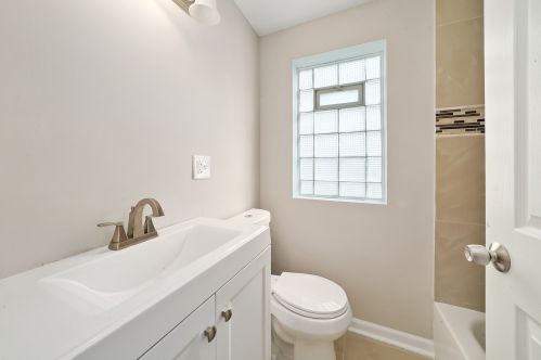 3713 Oak Park Ave, Forest View IL 60402-3902 exterior