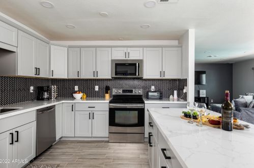 2939 Corrine Dr, Phoenix AZ  85032-6549 exterior