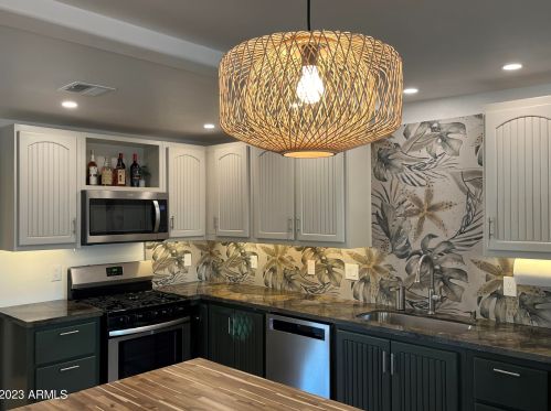 3843 49 Pl, Phoenix AZ 85018-4458 exterior