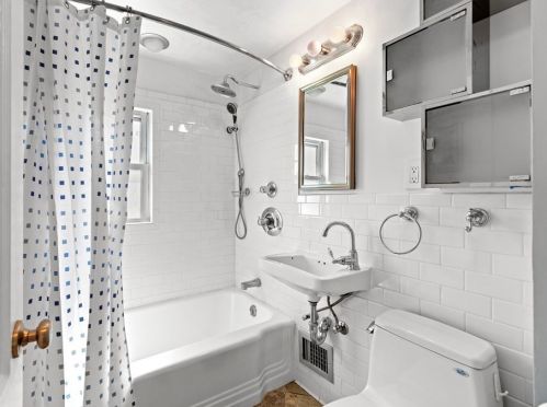 53 Gardner St, Arlington MA 02474-3827 exterior