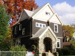 11 Canterbury Rd, Newton, MA 02461-1319