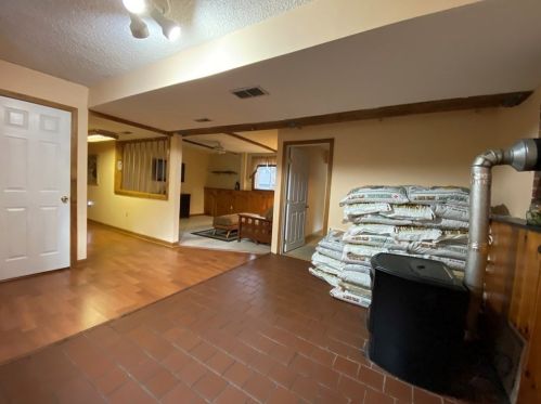 10 Hitching Post Rd, Amherst MA 01002-1155 exterior