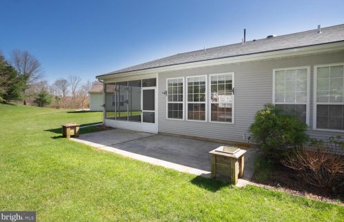 5 Taylor Ct, Columbus NJ  08022-2339 exterior