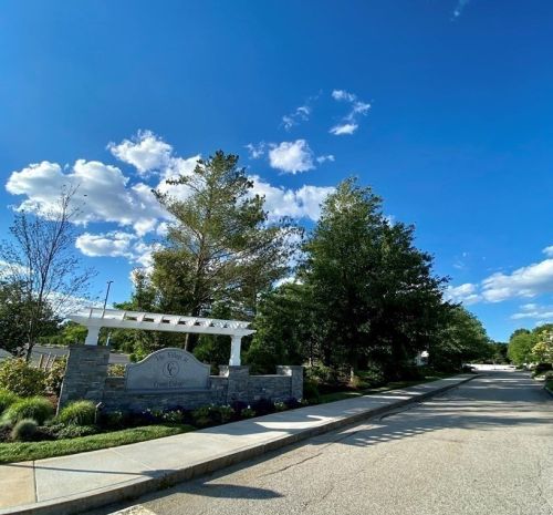 16 Village Dr, Quincy MA  02169-0950 exterior