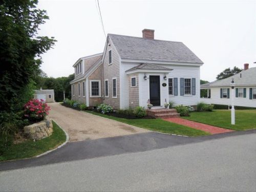 61 School St, Chatham, MA 02633-2434