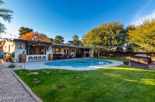 11605 37 Pl, Phoenix AZ 85050-2699 exterior