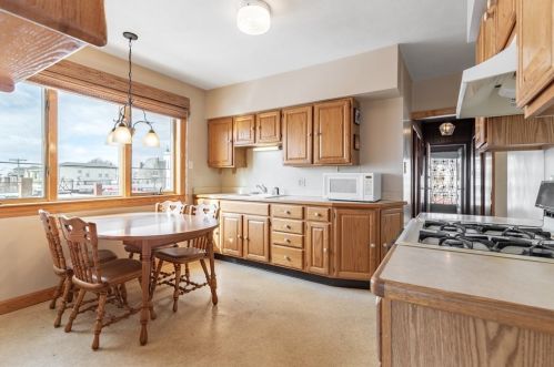 7 Bellingham Ave, Everett MA 02149-1218 exterior