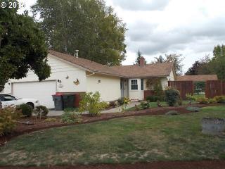 2804 Redwood Dr, Mcminnville OR  97128-2324 exterior