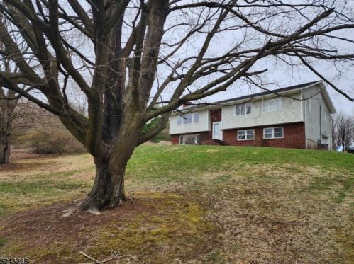 66 Clark Rd, Wantage NJ  07461-3112 exterior