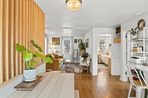 582 Massasoit Rd, Eastham MA 02642-1500 exterior