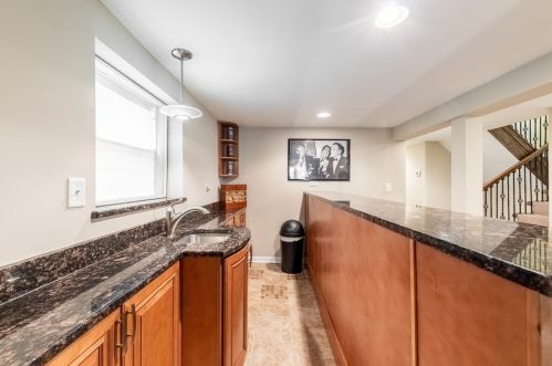 1907 Wenonah Ave, Forest View IL 60402-1666 exterior