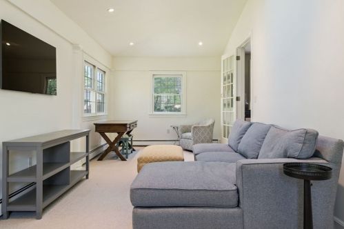 136 Village Ave, Dedham MA  02026-4224 exterior