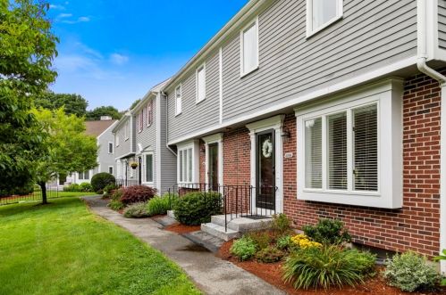 4904 Heatherwood Ln, Peabody, MA 01960-4779