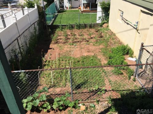 6 Lincoln Ave, Carteret NJ 07008-2722 exterior