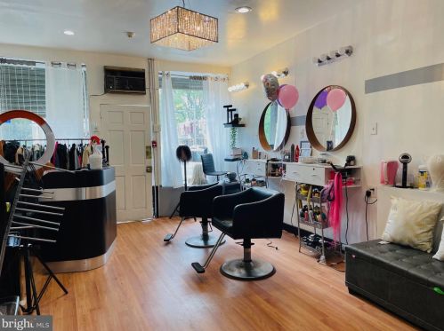 835 Chelten Ave, Philadelphia, PA 19138-1711