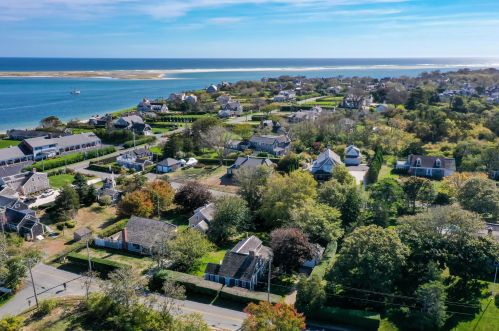 156 Chatham Bars Ave, Chatham MA 02633-2343 exterior