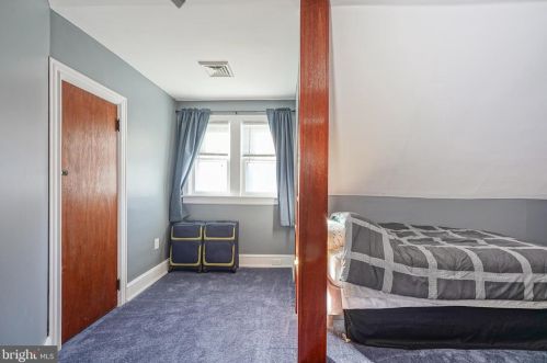 523 Lincoln Ave, West Deptford NJ 08066-1136 exterior