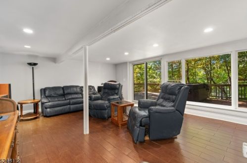 20 Robin Ln, Skyline Lakes NJ 07456-2932 exterior