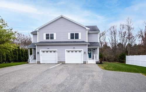 137 Wall St, East Bridgewater MA 02324-1539 exterior