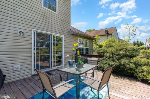 15 Sussex Dr, Carlisle PA 17013-4804 exterior