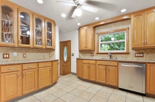 415 Mower St, Worcester MA 01602-1011 exterior