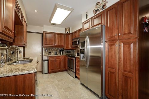 322 Stump Tavern Rd, Jackson Twp NJ 08527-3326 exterior