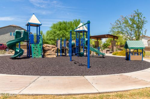 1735 Desperado Way, Phoenix AZ  85085-6329 exterior