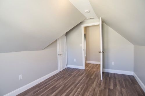 8 Conner Ave, Montgomery MA 01085-2325 exterior