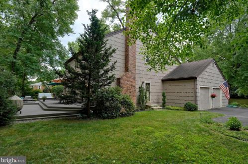 35 Woodlane Rd, Trenton NJ  08648-5543 exterior