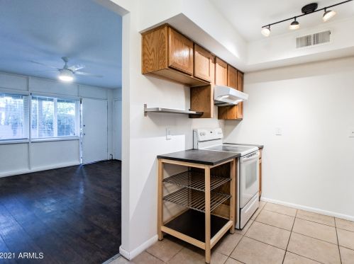 325 Colter St, Phoenix AZ 85018-1536 exterior