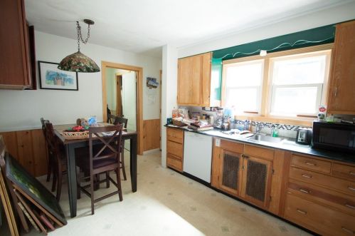 4 Willow St, Worcester, MA 01603-2107