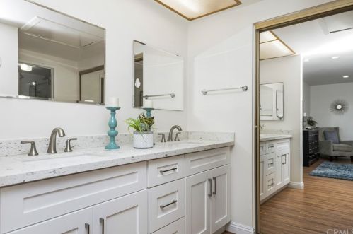 6 Palamedes, Irvine CA 92604-1930 exterior