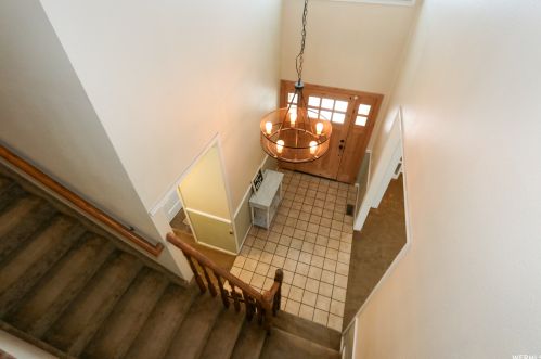 8709 Piper Ln, Sandy, UT 84093-1424