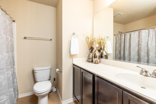 5432 Grenada Dr, Fort Worth TX 76119-8502 exterior