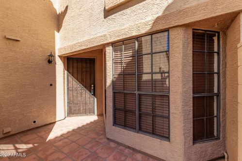 4266 Agave Rd, Phoenix, AZ 85044-4621