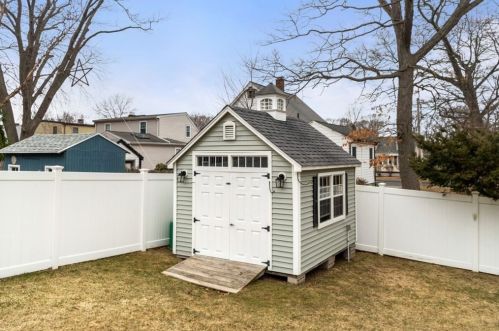 100 Kimball Rd, Dedham MA 02026-3727 exterior