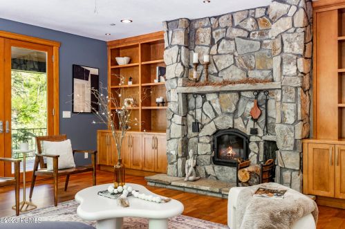 2505 Bear Holw Dr, Park City UT 84098-8524 exterior