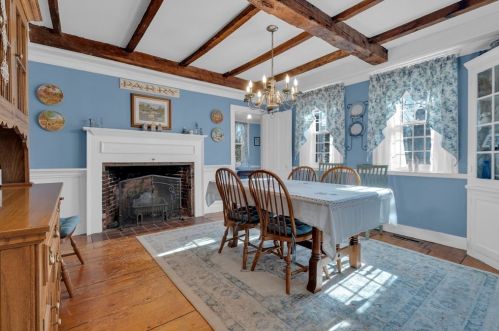 3 Hillsboro St, Quincy MA 02169-8913 exterior