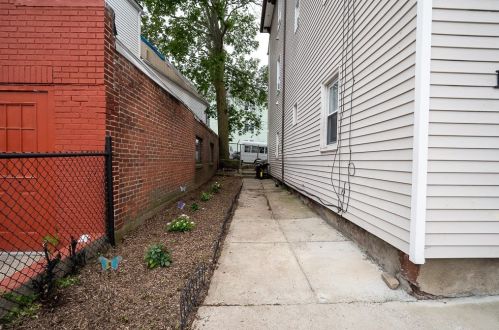 1 Blf St, Worcester MA 01610-2445 exterior