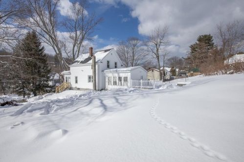 139 Haverhill St, Dracut MA 01826-5637 exterior