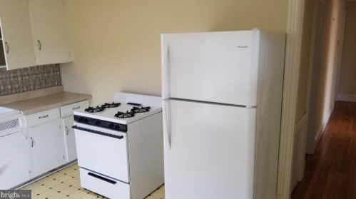 545 Salem Ave, West Deptford NJ 08096-3203 exterior