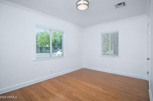 1242 Edgemont Ave, Phoenix AZ 85035-1735 exterior