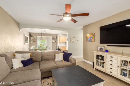 6125 18th Dr, Phoenix, AZ 85015-2055