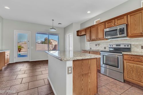 9118 Cypress St, Phoenix AZ 85003-1106 exterior