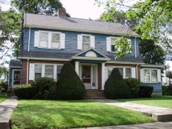 17 Fernwood Rd, Newton, MA 02465-1807